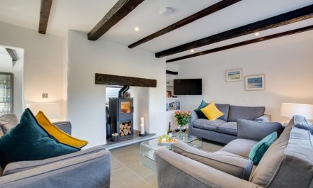 5 Bed in Little Petherick 1