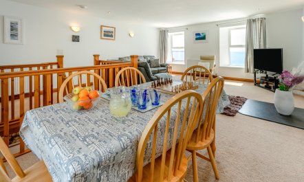 3 Bed in Porthleven 2