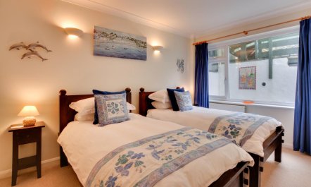 2 Bed in Porthleven 9