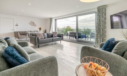3 Bed in Porthleven 1