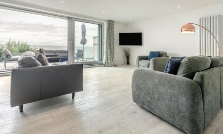 3 Bed in Porthleven 2