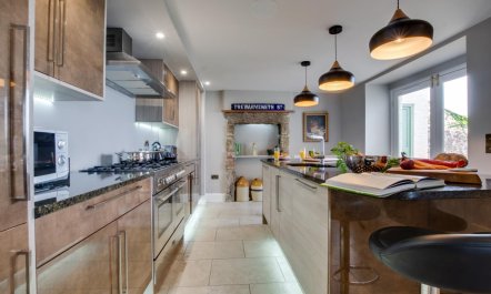 4 Bed in Newlyn 9