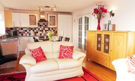 3 Bed in Porthleven 1