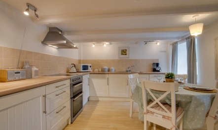 2 Bed in Porthleven 4