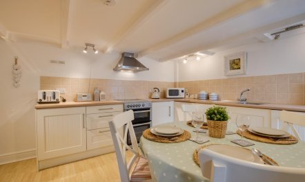 2 Bed in Porthleven 1