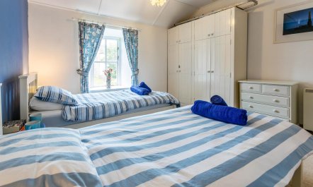 2 Bed in Penzance 8