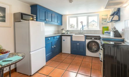 2 Bed in Penzance 1