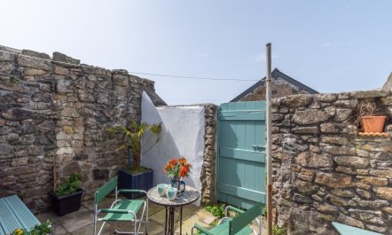 2 Bed in Penzance 7