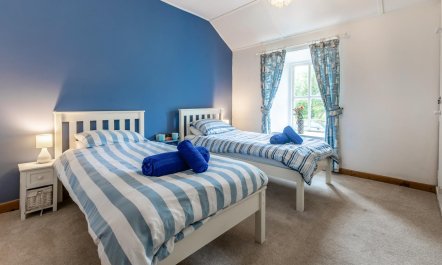 2 Bed in Penzance 7