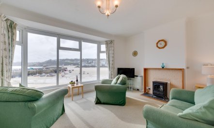 2 Bed in St Ives 1