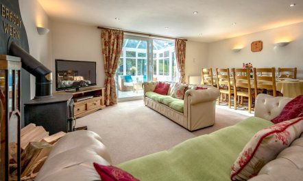 4 Bed in Llanbedrog 6