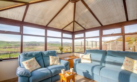 4 Bed in Morfa Bychan 1