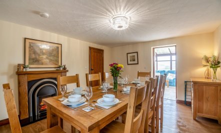 4 Bed in Morfa Bychan 8