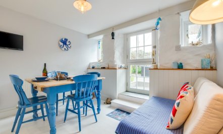 2 Bed in Mousehole 6