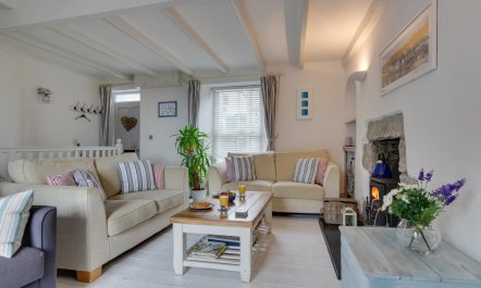 2 Bed in Mousehole 8