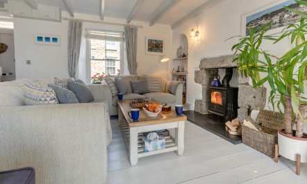 2 Bed in Mousehole 6