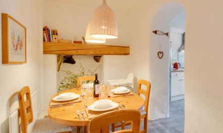 2 Bed in Reynoldston 1