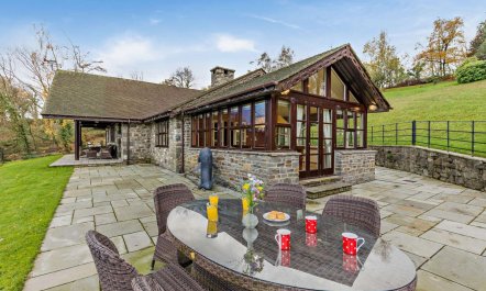 4 Bed in Builth Wells 2