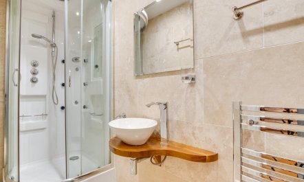4 Bed in Whitby 5