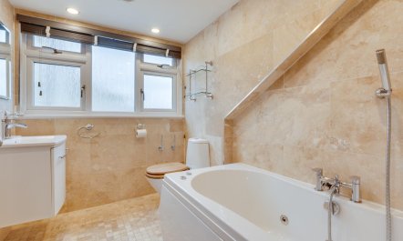 4 Bed in Whitby 9