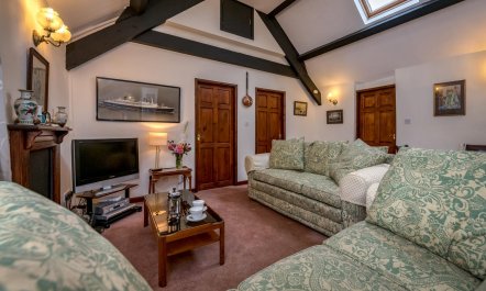 3 Bed in Llanbedrog 2