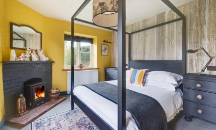 2 Bed in Field Dalling 4