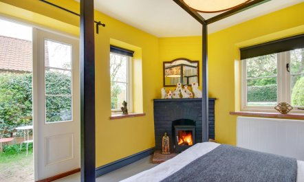 2 Bed in Field Dalling 9