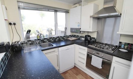 2 Bed in Mumbles 2