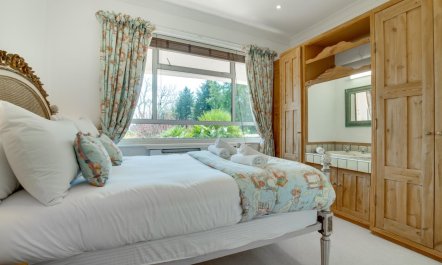 4 Bed in Ovingdean 8