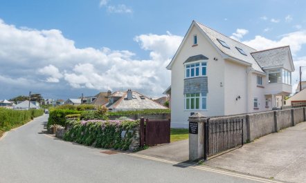 5 Bed in Trevone 1