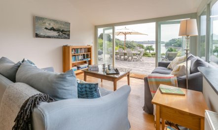 4 Bed in Helford 3