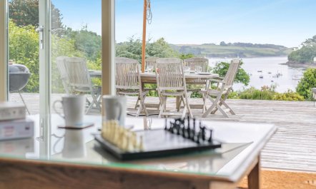 4 Bed in Helford 9