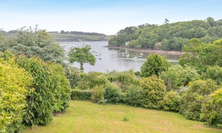 4 Bed in Helford 4