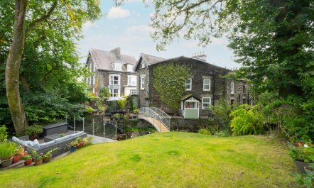 4 Bed in Windermere 2