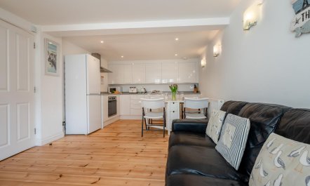 2 Bed in St. Ives 3