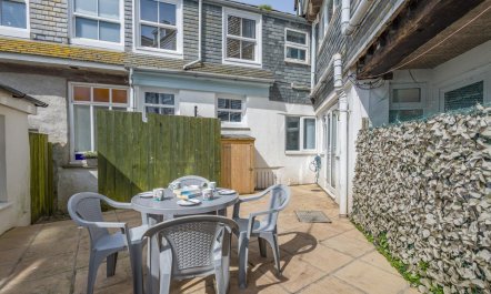 2 Bed in St. Ives 2