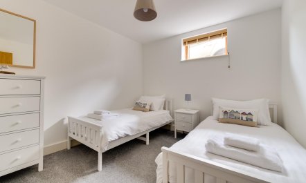 2 Bed in Porthleven 4