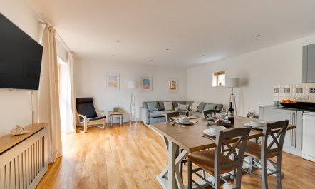 2 Bed in Porthleven 1