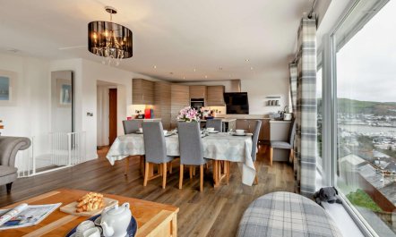 4 Bed in Kingswear 6