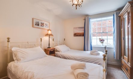 3 Bed in Whitby 5