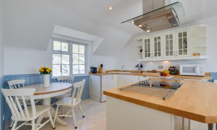 2 Bed in Porthleven 8