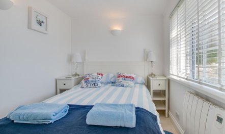 2 Bed in Porthleven 5