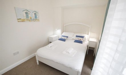 3 Bed in Mumbles 6
