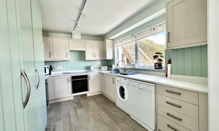 3 Bed in Porthleven 2