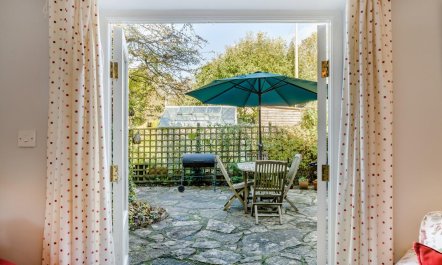 2 Bed in Charminster 4