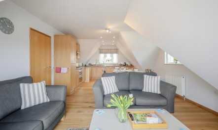 2 Bed in Woodbridge 4