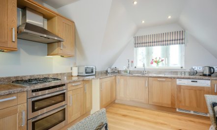 2 Bed in Woodbridge 1