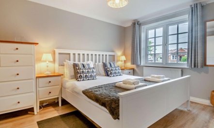 4 Bed in Southwold 5