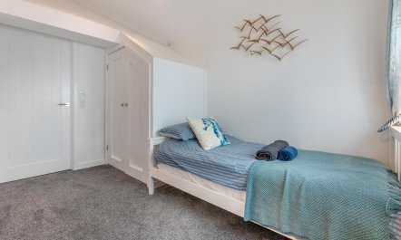 4 Bed in Porthleven 8