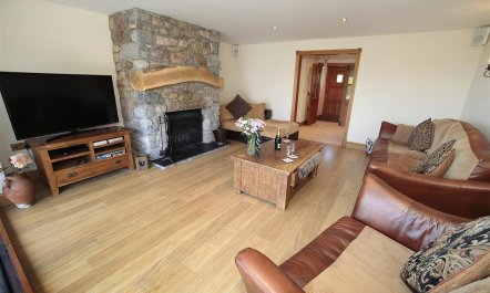 4 Bed in Gower 8